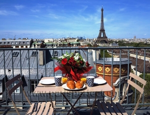 large_2-paris-apartment-with-balcony-eiffel-tower